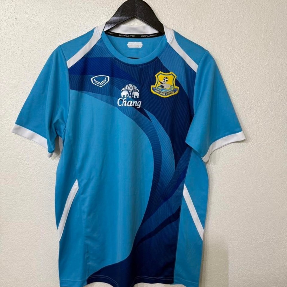 Pattaya united blue football shirt